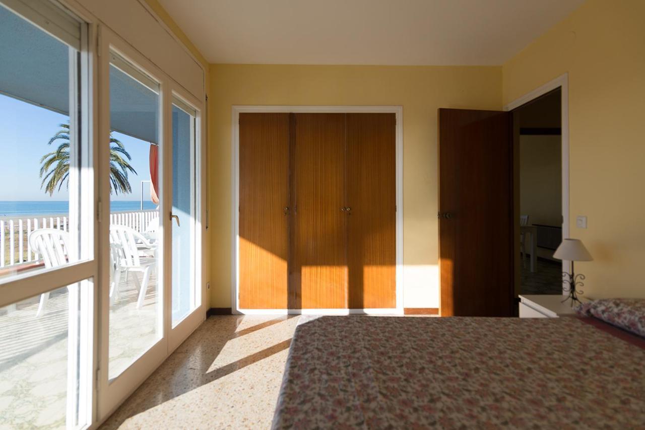 Apartamento En 1Era Linea Mar Con Terraza De 25M2 Кастелдефелс Екстериор снимка