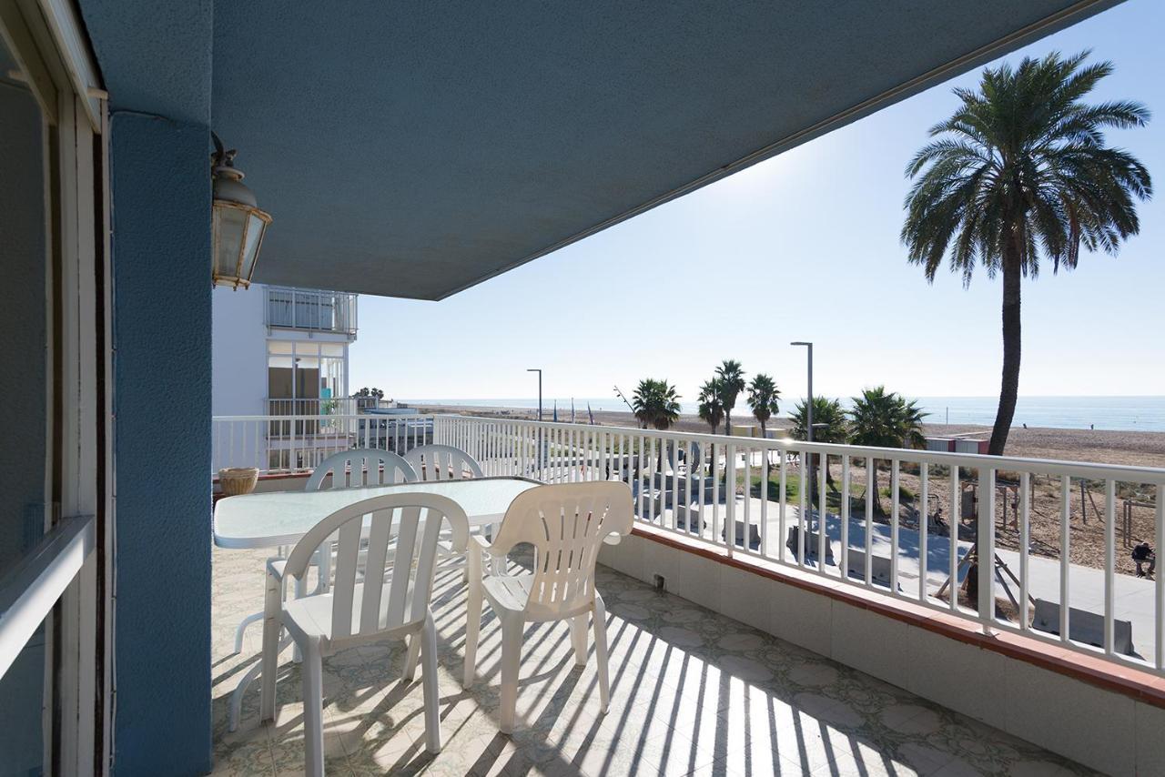 Apartamento En 1Era Linea Mar Con Terraza De 25M2 Кастелдефелс Екстериор снимка